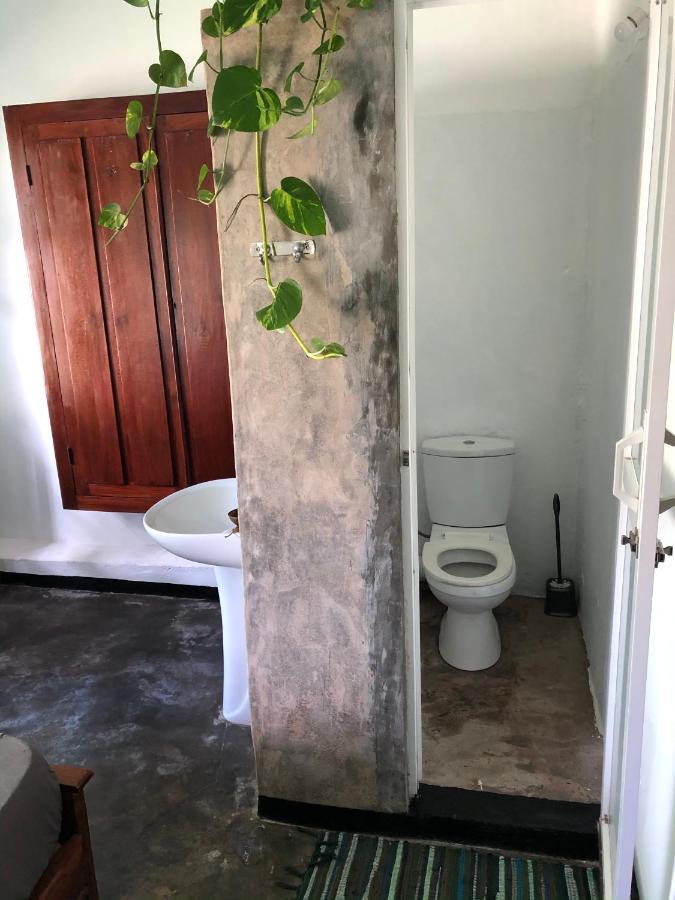 Circus Lagoon Hideaway Bed and Breakfast Dodanduwa Εξωτερικό φωτογραφία