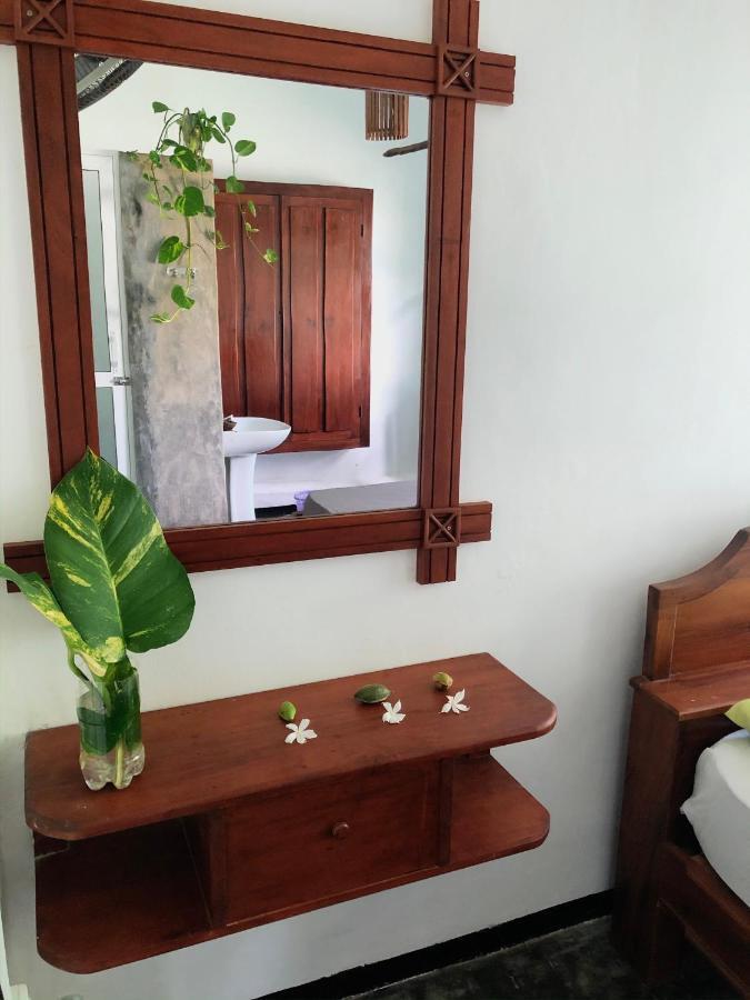 Circus Lagoon Hideaway Bed and Breakfast Dodanduwa Εξωτερικό φωτογραφία