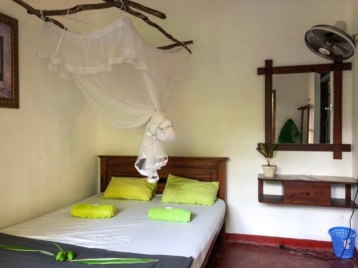 Circus Lagoon Hideaway Bed and Breakfast Dodanduwa Εξωτερικό φωτογραφία
