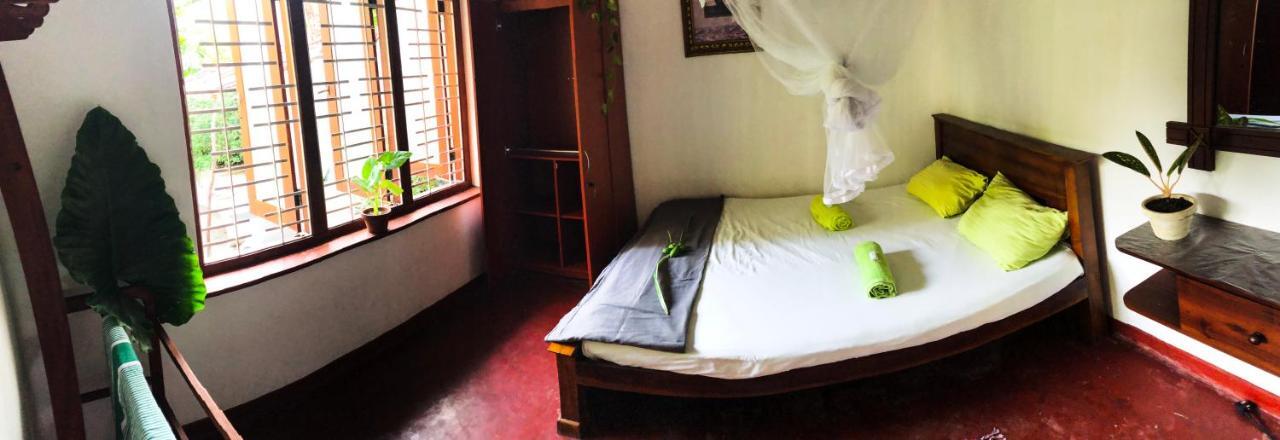 Circus Lagoon Hideaway Bed and Breakfast Dodanduwa Εξωτερικό φωτογραφία